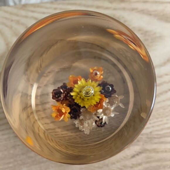 Vintage Daisyglas Company Campbell Calif Hand-Crafted Lucite Flowers Paperweight - Picture 4 of 15